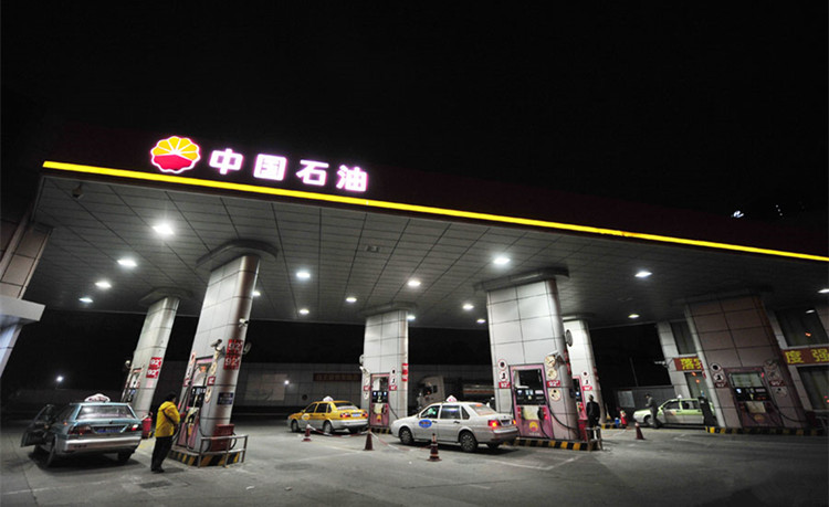 【广州】改造后的中石油金南山加油站亮化成为同行的样板